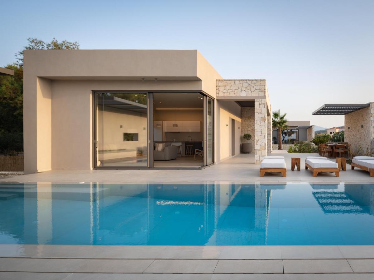 Artemis Seafront Villa, An Evanescence Sea Retreat, By Thinkvilla Tavronitis Buitenkant foto