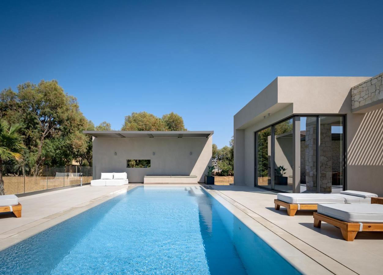 Artemis Seafront Villa, An Evanescence Sea Retreat, By Thinkvilla Tavronitis Buitenkant foto