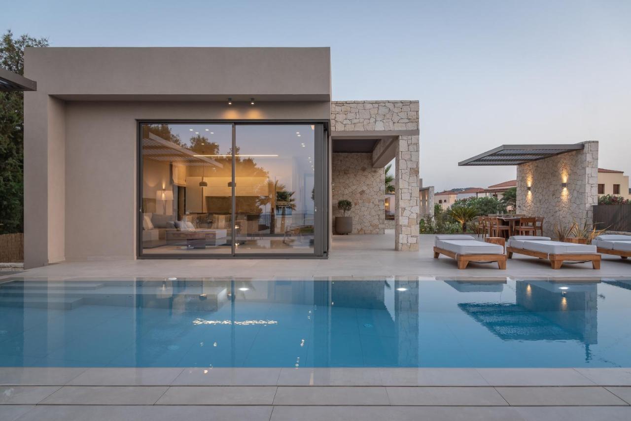 Artemis Seafront Villa, An Evanescence Sea Retreat, By Thinkvilla Tavronitis Buitenkant foto