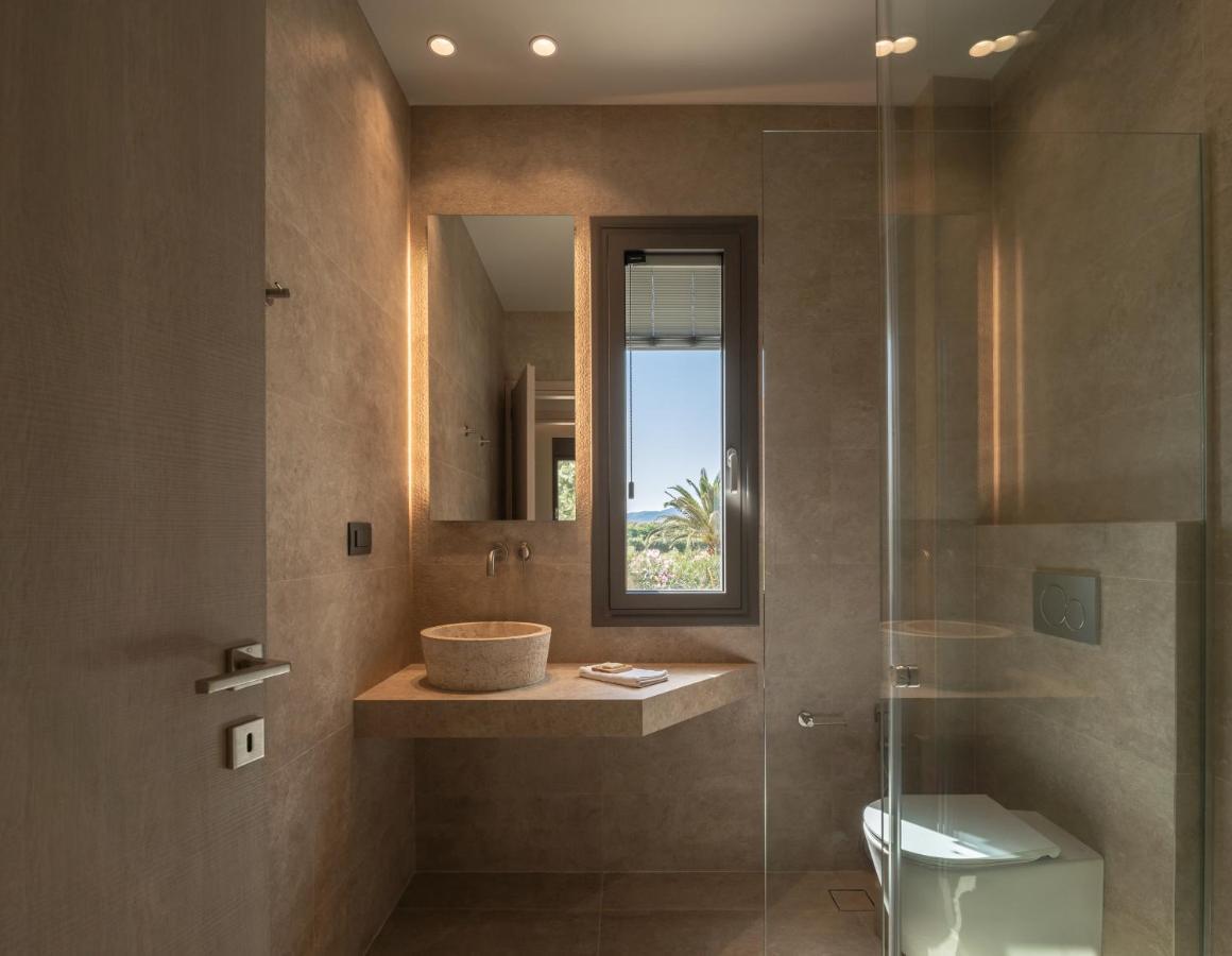 Artemis Seafront Villa, An Evanescence Sea Retreat, By Thinkvilla Tavronitis Buitenkant foto